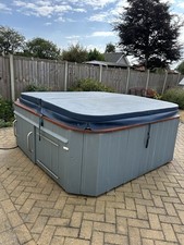 Hot Tub With Head Rests And Chemicals. Good Working Condition. 2mx2mx1m.
