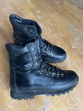 Altberg Black defender boots size 8M   #R2