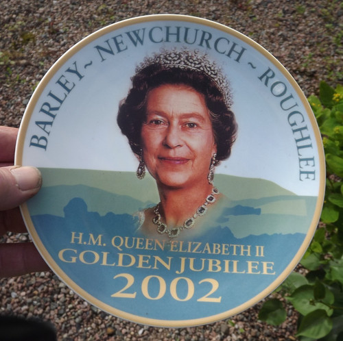 2002 queen golden jubilee - golden,