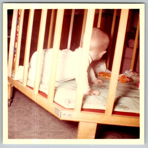 Vtg color snapshot baby - color,