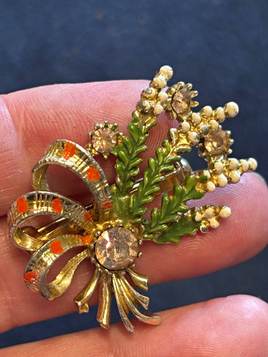 Vintage exquisite signed - exquisite,