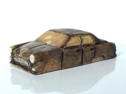 Doesn buzz signed wood - "it,
