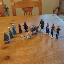 12 x Frozen Figures Bundle