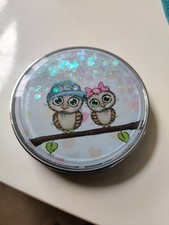 Pill box with mirror wth a