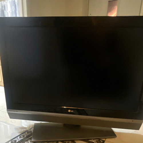 42in led flat screen tv - lg,