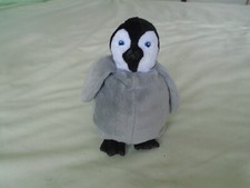 Warner Bros. 2006 Persil Happy Feet reversible egg penguin plush soft toy