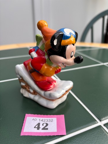 Disney mickey mouse skiing - mouse,