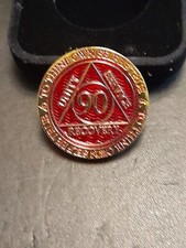 1x 90Days AA sobriety coin with black velvet presentation box. 30mm metal coin