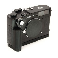 Leica CL Hand Grip Action Hand