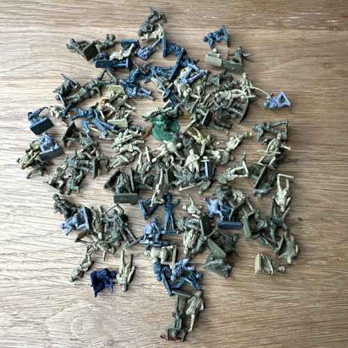 Plastic toy soldiers - plastic, joblot