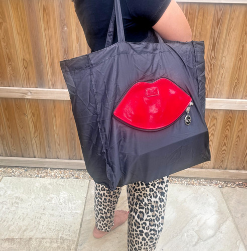 Lulu guinness red lips - guinness,