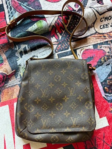 Louis vuitton monogram - louis,