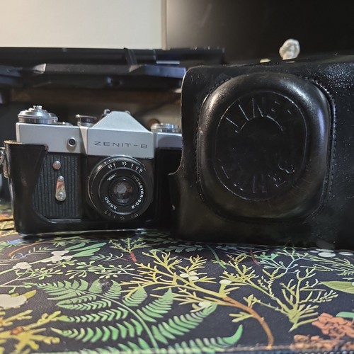 Vintage zenit slr camera - zenit-b,