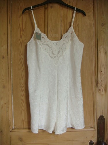 Bnwt lingerie white - m&s,