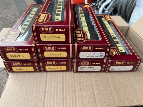 Gmr airfix coaches - airfix,
