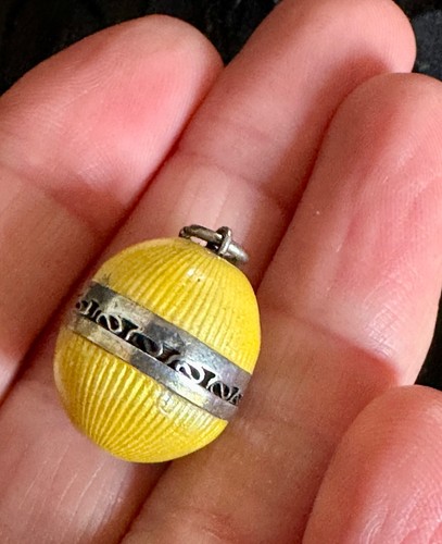 Antique guilloche yellow - antique,
