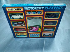 Matchbox Motorcity MC-16 Play Pack - 8 models (incl. Ford Escort XR3i) + playmat