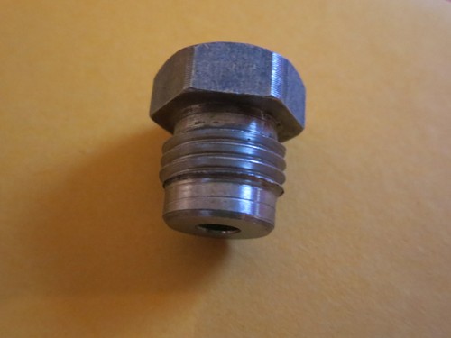 Cover for valve piston - , sh