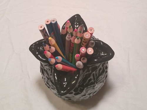 Alien egg pen holder - egg,
