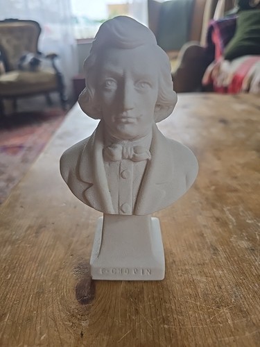 Small vintage cast - 6",