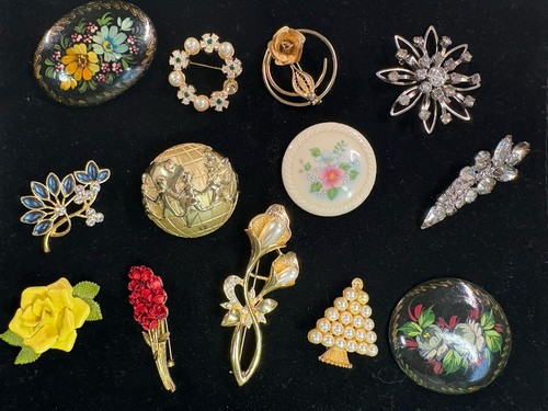Gorgeous vintage brooch lot - vintage,
