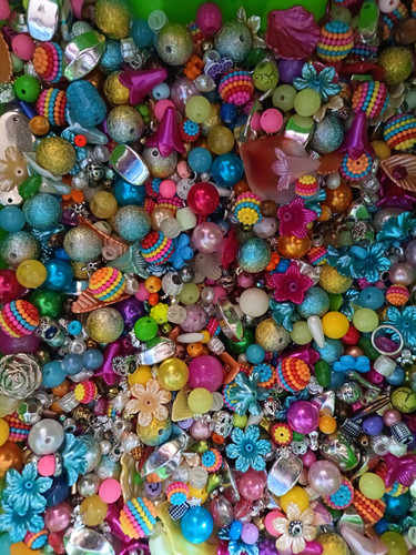 Job lot 2kgs - of, beads