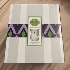 Brand new in box Scentsy Alabaster Warmer 