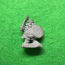 Citadel C11 Halfling Hobbit Sword & Shield Villager Games Workshop 80s Warhammer