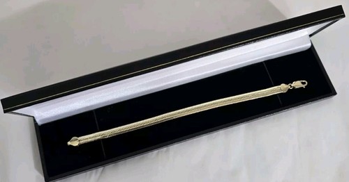 Modern 9ct solid gold - 9ct,