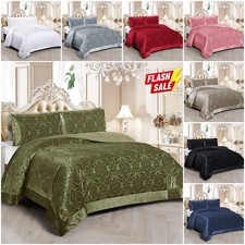 Bedspread Quilted Throw