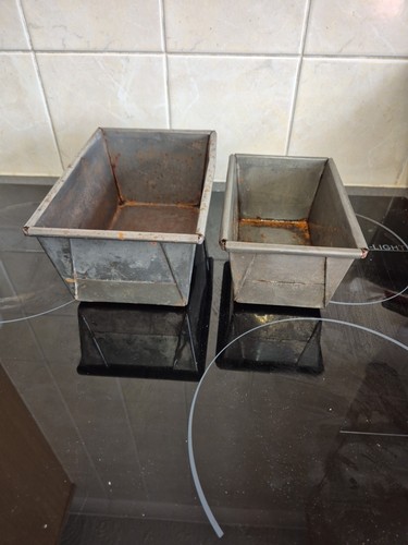 Vintage bread loaf tins 1 - x,