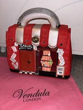 Vendula London House Of Cards