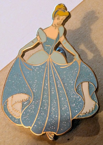 Vintage disney pin 2004 - disney,