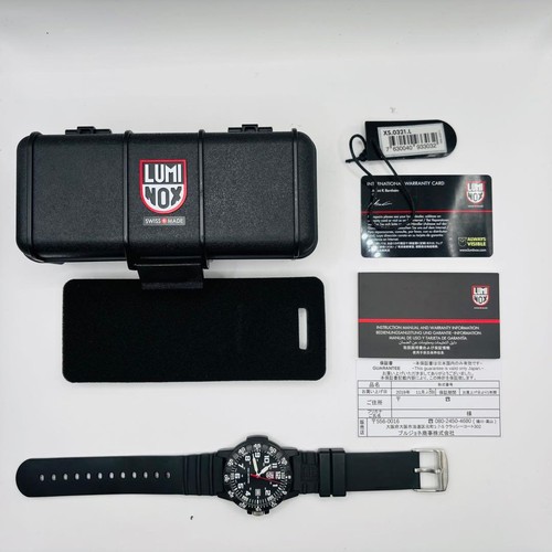 Luminox 0320 black - luminox, letters