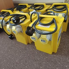 Voltage Converter Transformer 220v/240v to 110v/120v. slightly used