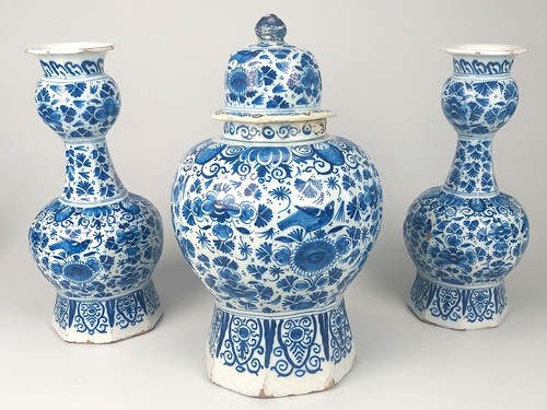 3827 three old - delft, vases