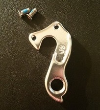 DERAILLEUR GEAR HANGER DROPOUT