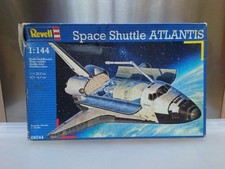 Spacecraft Model Kit Revell 04544 Space Shuttle Atlantis 1:144 Scale 