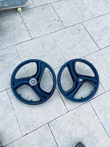 Vintage pair black mag - of,