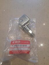 Suzuki RF 900 Left Footrest Bar Holder