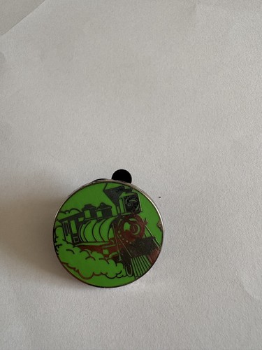 Disney pin badge - badge,