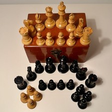 Vintage Chess Pieces Crown