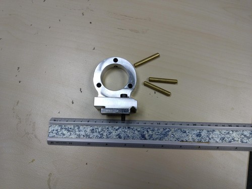 Fixed steady for workpieces - fixed, up