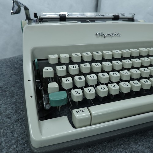 Olympia sm9 luxe typewriter - olympia,
