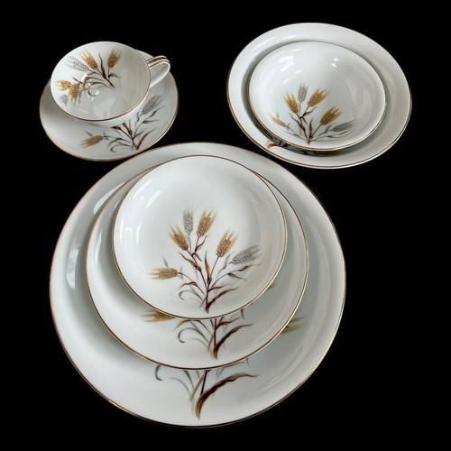 Eight piece place settings - 7-piece,