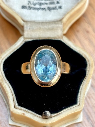 Stunning large vintage 9ct - stunning,