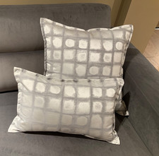 NATUZZI -Argento Cushion Set