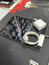 Apple iPad 5th Gen A1822 32GB, Wi-Fi, 9.7in - Space Grey, Cheap Clearence iPads!