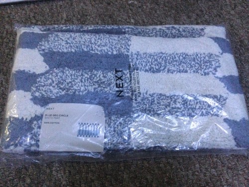 Bnwt next blue geo circle - circle, bath