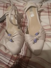 Lady's Shoes BHS 3 KNOT FULL TOE CORT CHAMPAGNE SZ 3 WITH HEEL